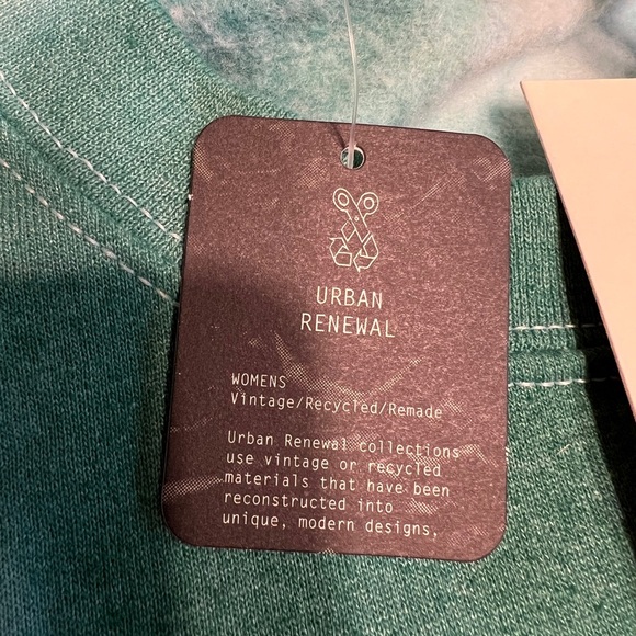 Urban Renewal Green Tie Dye Heart sweatshirt - Picture 4 of 12